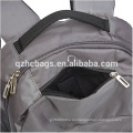 Mochila de día gris con bolsa de compartimento portátil acolchada